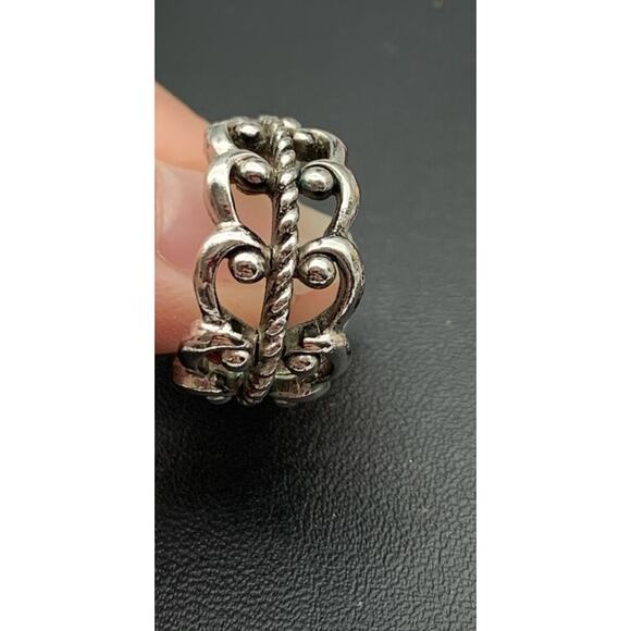 Vintage Avon Wide Hoop Intricate Earrings Ball Rope Heart Antiqued Silver Tone - Picture 4 of 5